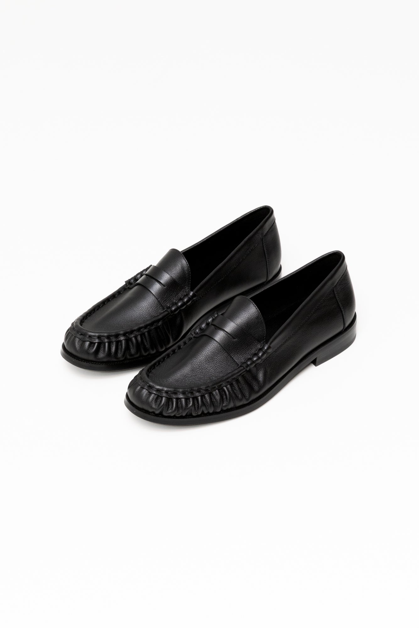 HUGH (Matte leather)