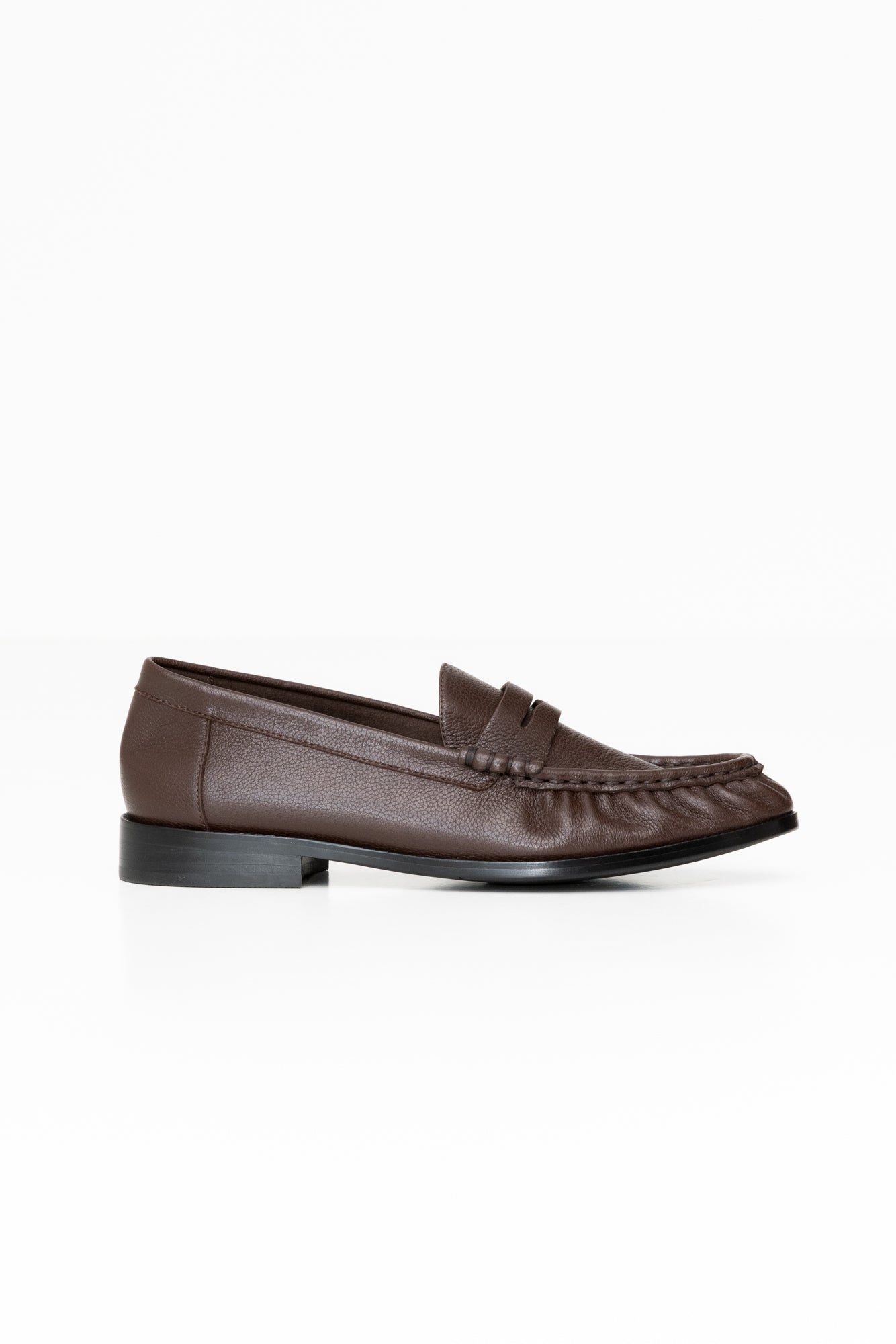 HUGH (Matte leather)